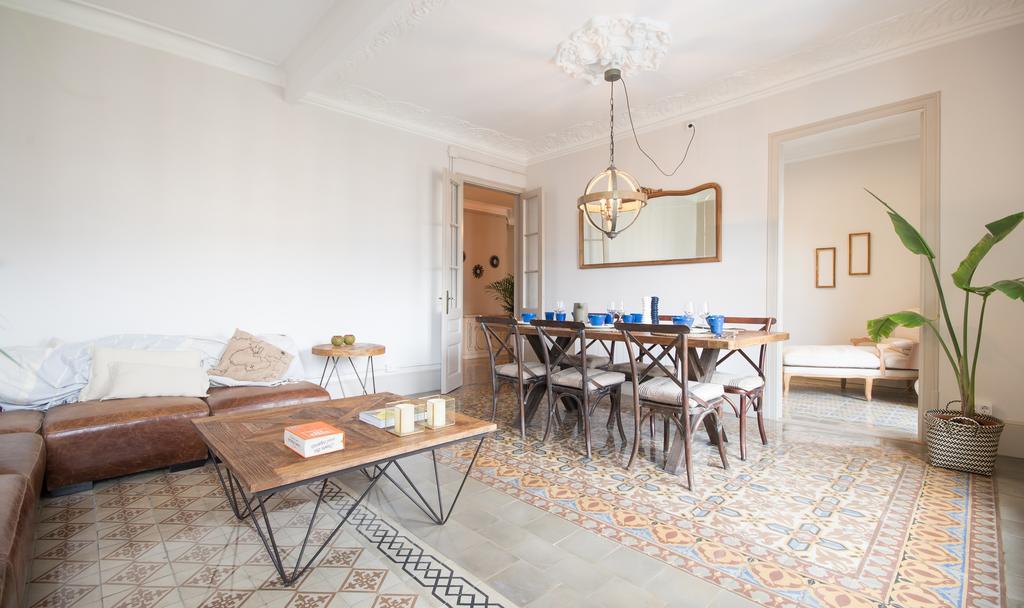 You Stylish Boutique Apartments برشلونة المظهر الخارجي الصورة