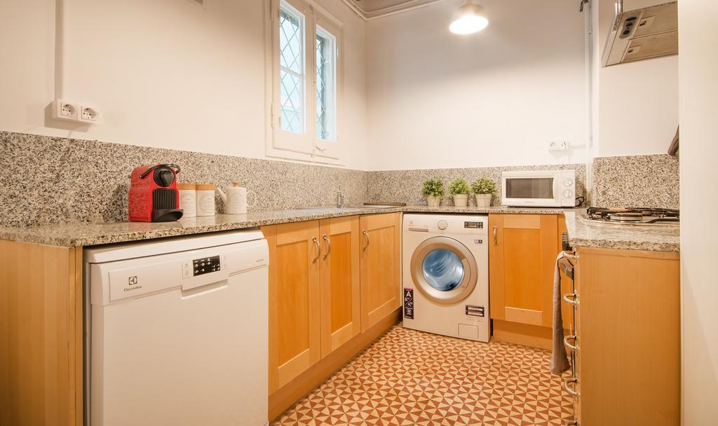 You Stylish Boutique Apartments برشلونة المظهر الخارجي الصورة